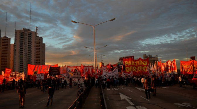 Argentina: Huelga histórica con fuerte presencia de la izquierda. Destacada presencia del nuevo Mas en los piquetes.